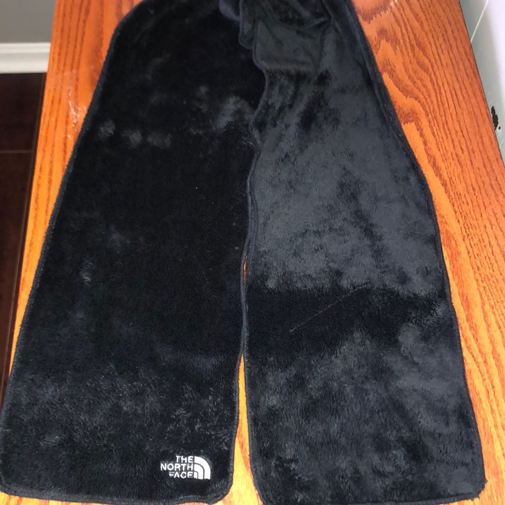 Women’s North Face Scarf